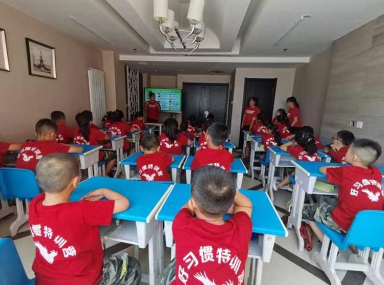 一起享受闭营前的最后一晚，晋级教育好习惯特训营乌海站第六天