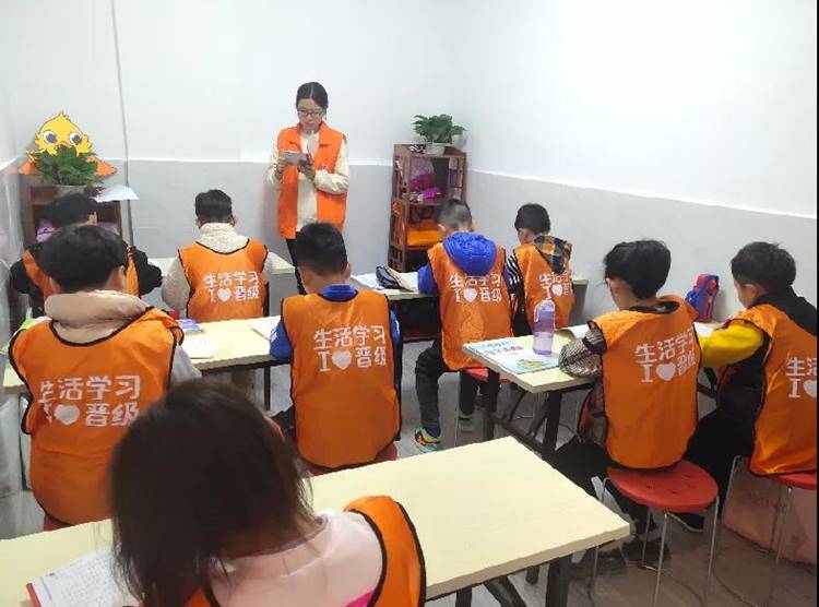 学生托管市场向多元化转变，加盟市场规模大