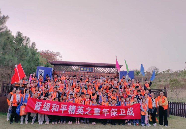 放下手中的吃鸡游戏！真人版和平精英等你来战！