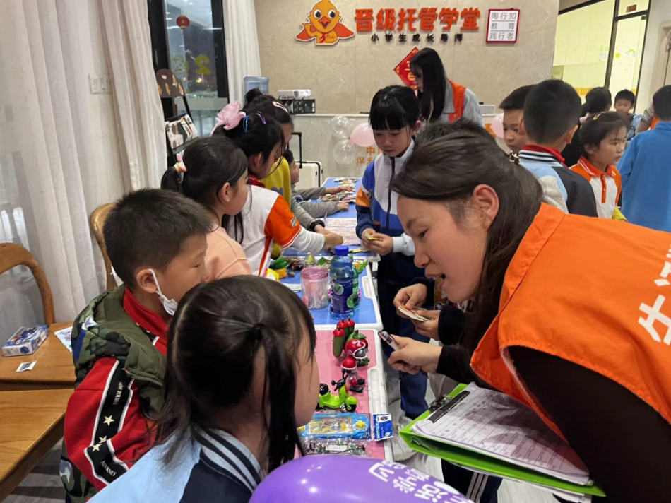 接送难+辅导愁+习惯差？晋级托管轻松破解，让家长躺平无忧