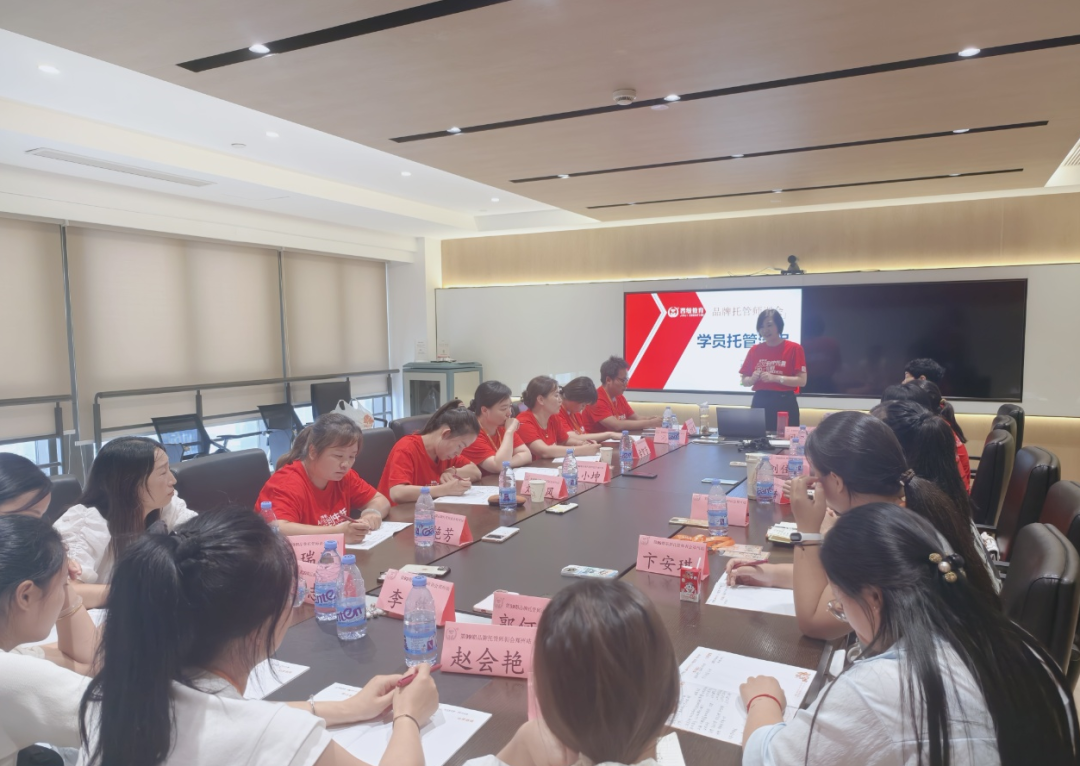 托管机构难壮大，管理失当与团队构建不力是关键症结