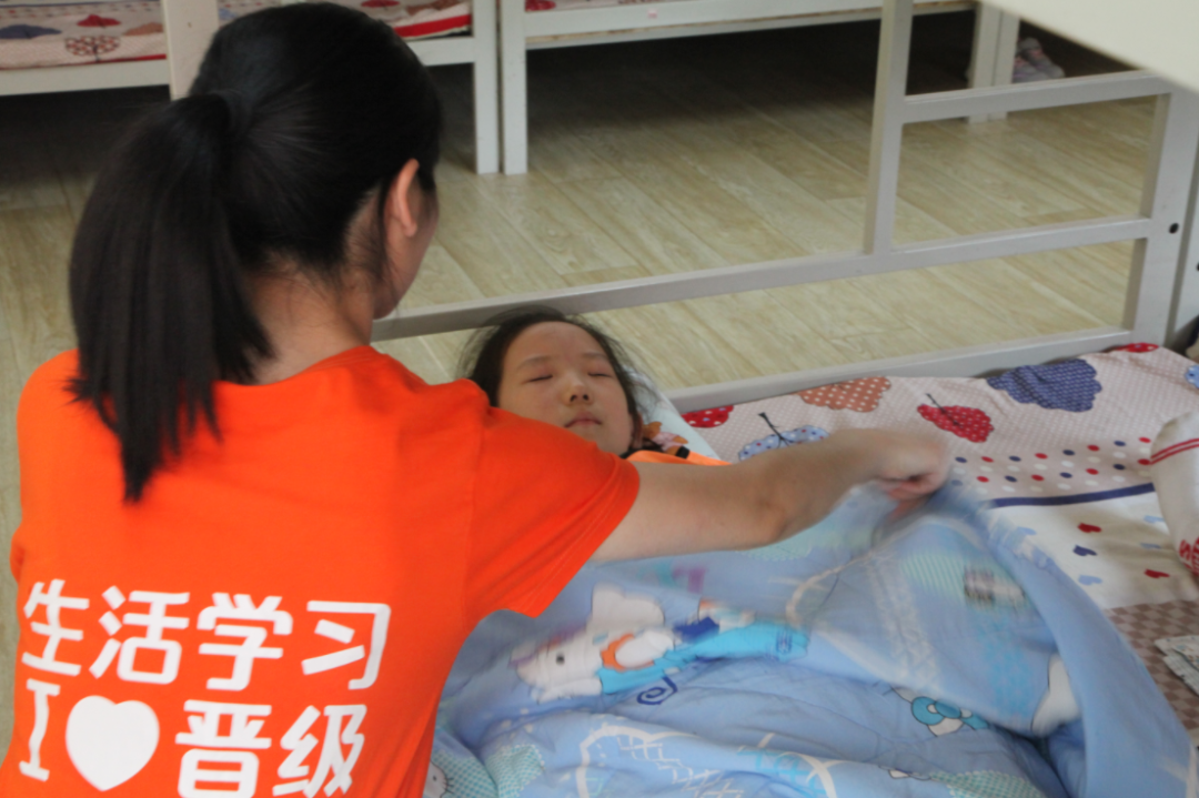 晋级托管学堂:养出自信孩子,先从 “不挑剔” 开始:接纳不完美,才是对孩子最好的爱 晋级托管学堂:养出自信孩子,先从 “不挑剔” 开始:接纳不完美,才是对孩子最好的爱