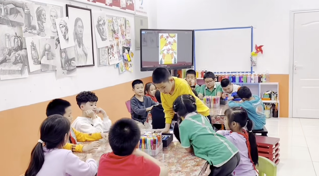 萌趣开课!晋小鹰手工实践课:画出小鸡一家的温暖时光 萌趣开课!晋小鹰手工实践课:画出小鸡一家的温暖时光