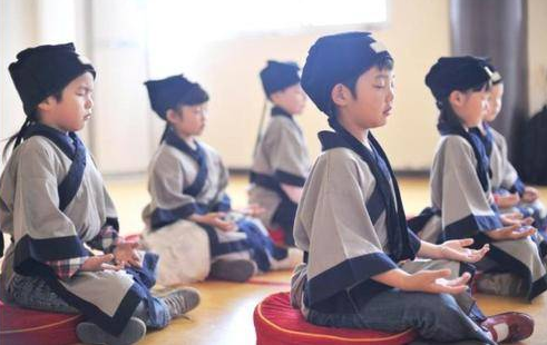 晋小鹰少儿礼仪课——人无礼则不立，做“知礼懂礼”的好少年