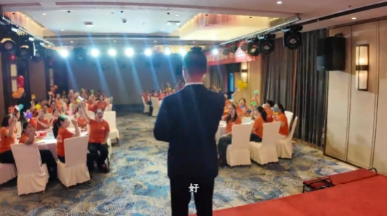 2026年会节目回顾|晋级集团创始人窦昆《年度演讲》一老一小,晋级更好 2026年会节目回顾|晋级集团创始人窦昆《年度演讲》一老一小,晋级更好